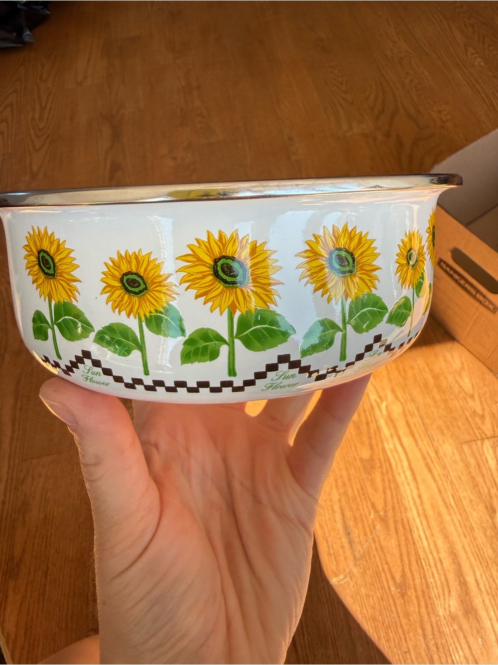 Vintage sunflower enamel metal mixing bowl